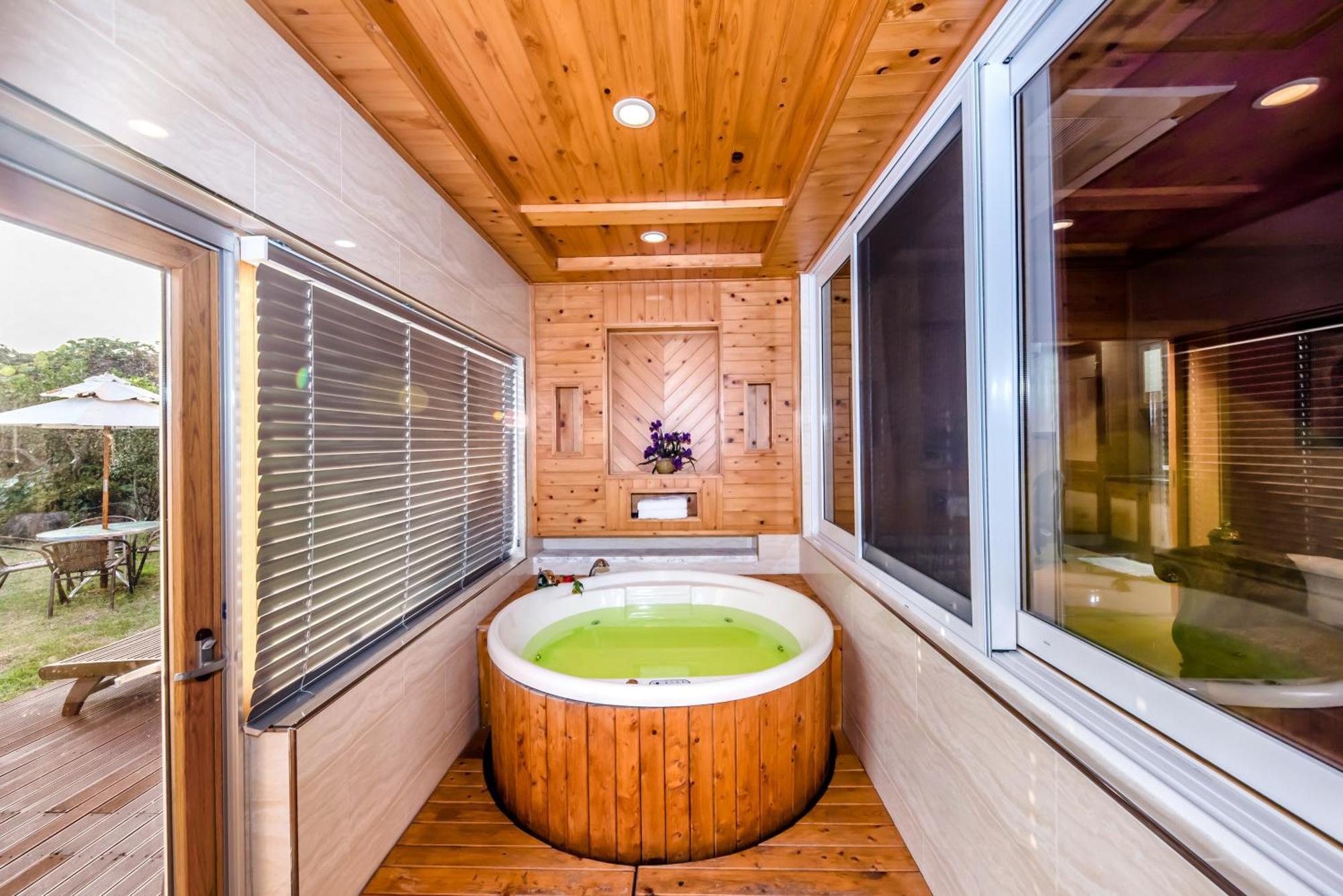 Palm Valley Resort Seogwipo Dış mekan fotoğraf