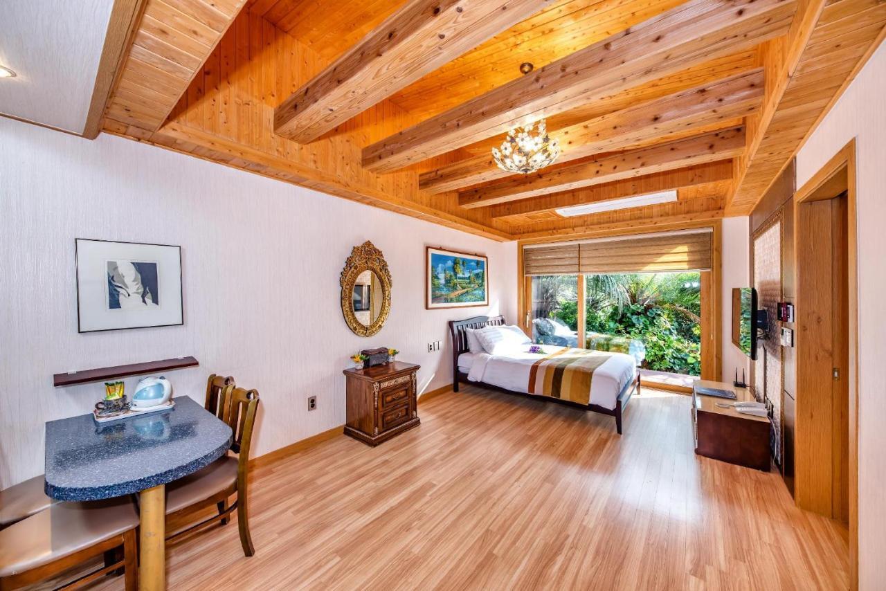 Palm Valley Resort Seogwipo Dış mekan fotoğraf